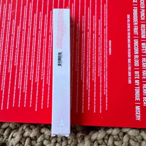 Everybody Knows Jeffree Star Supreme gloss - NWT - Bright Red-Orange - Picture 9 of 9